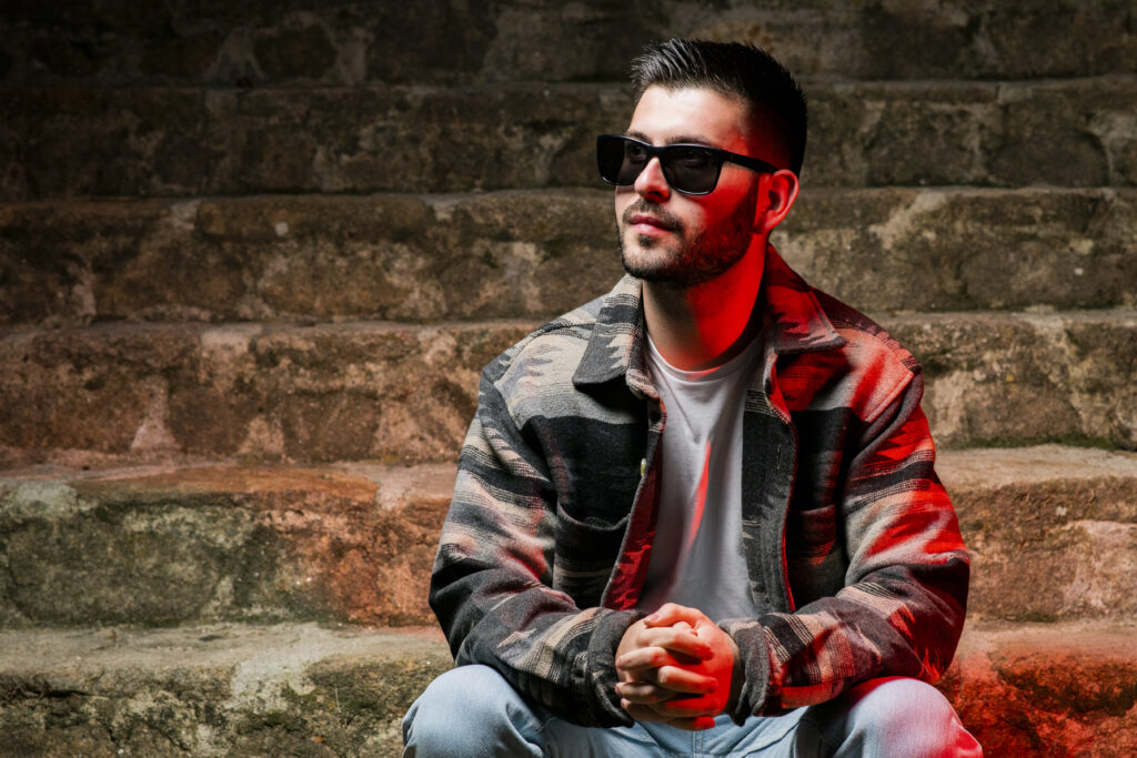 Jorgea Rapper Jorge Escobar presenta “Turn Off” en Witty Tunes - Allfest