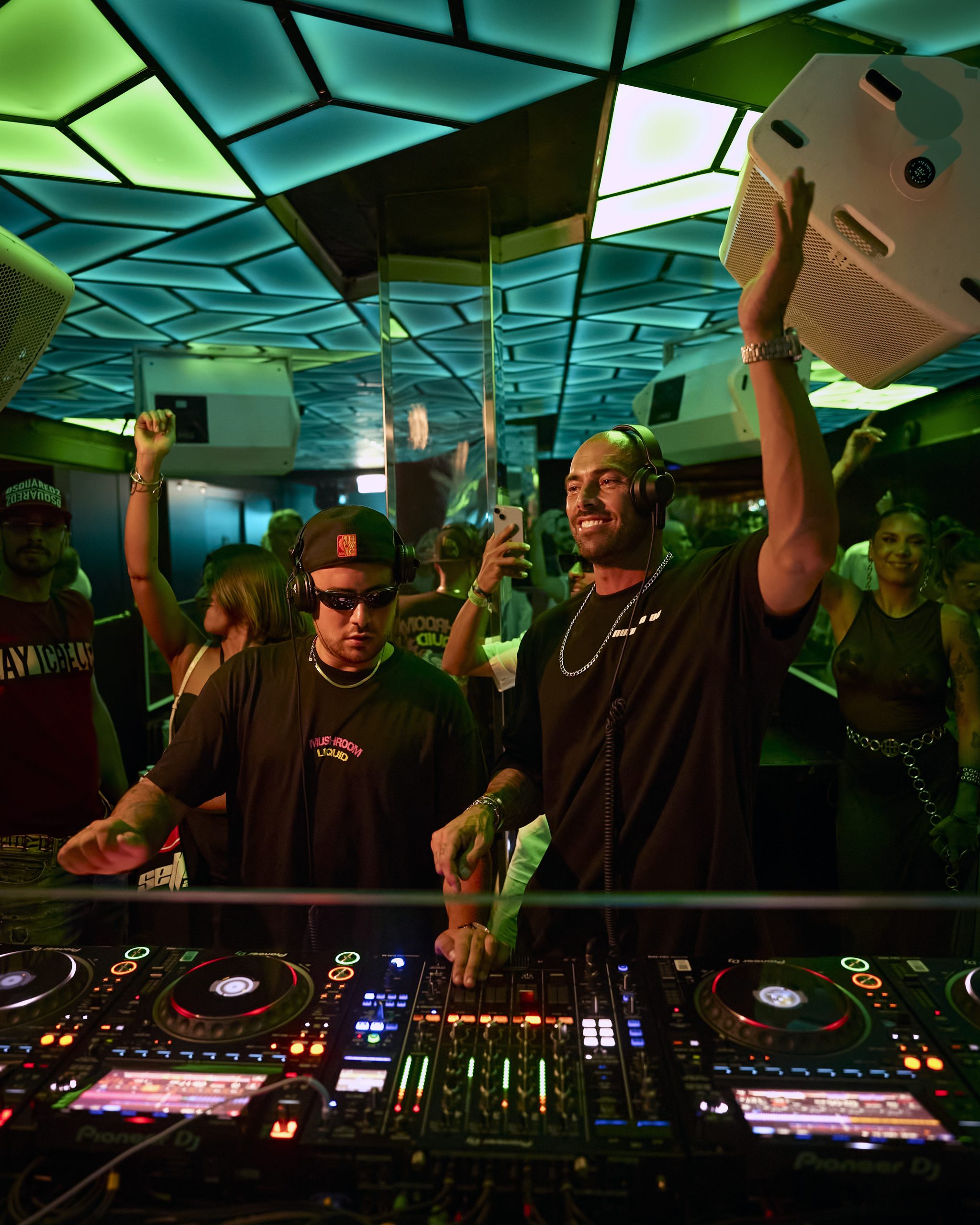 Disfruta De Support Your Local Artists En El Wild Corner De H Ibiza disfruta-de-support-your-local-artists-en-el-wild-corner-de-h-ibiza